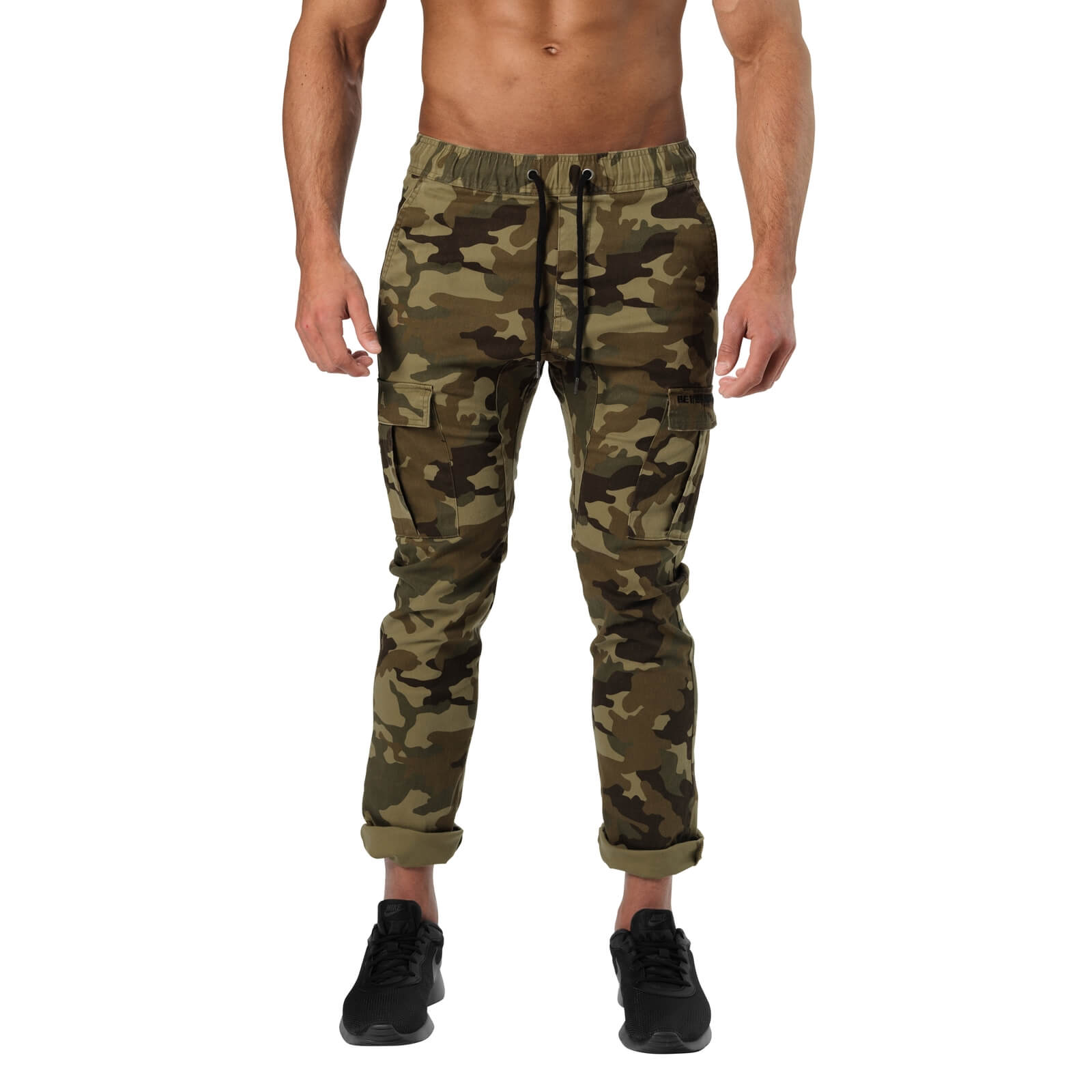 Kolla in Harlem Cargo Pants, military camo, Better Bodies hos SportGymButiken.se